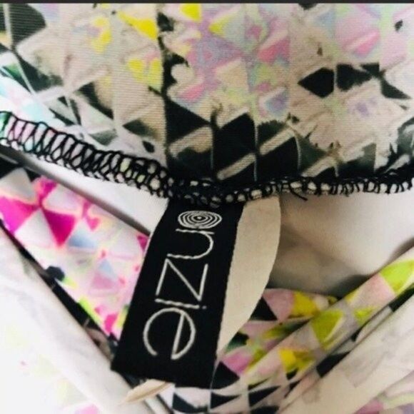 Onzie womans capri leggings Medium/ Large BoxF floral geometric colorful - Picture 3 of 5